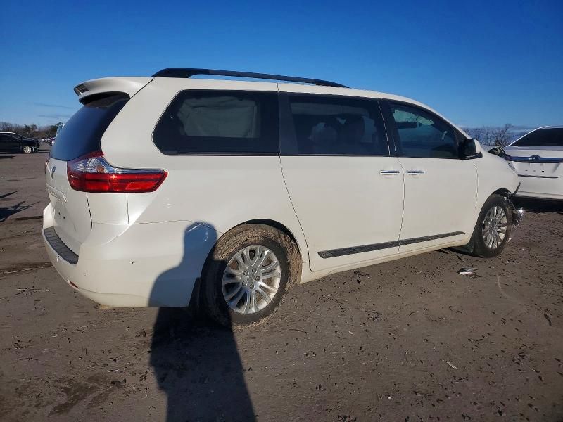 2015 Toyota Sienna xle