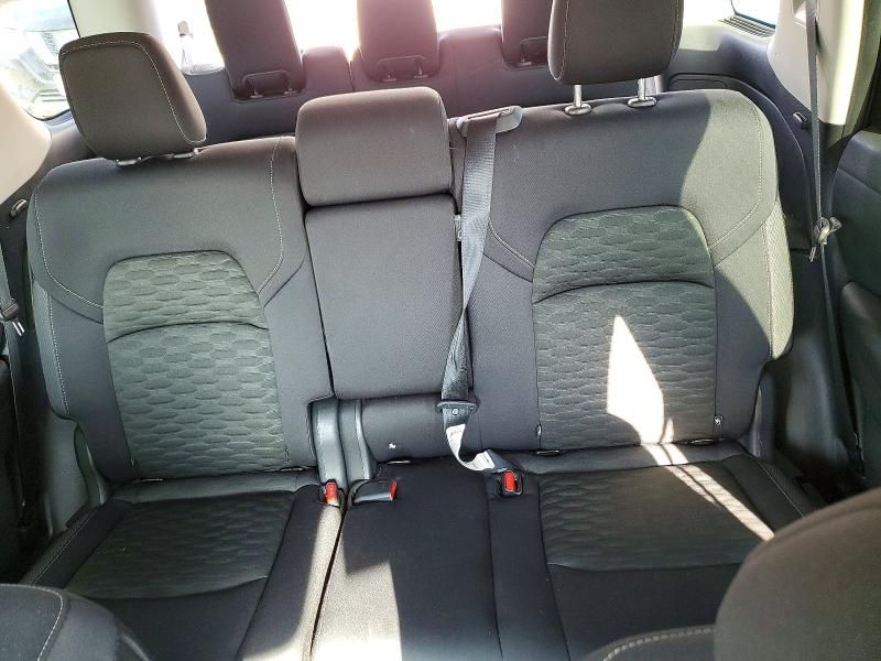 2023 Nissan Pathfinder sv