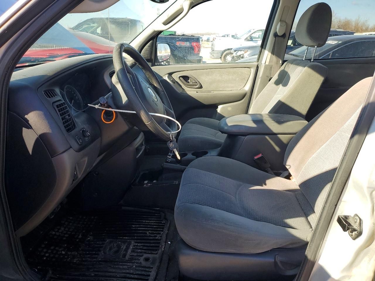 2004 Mazda Tribute lx