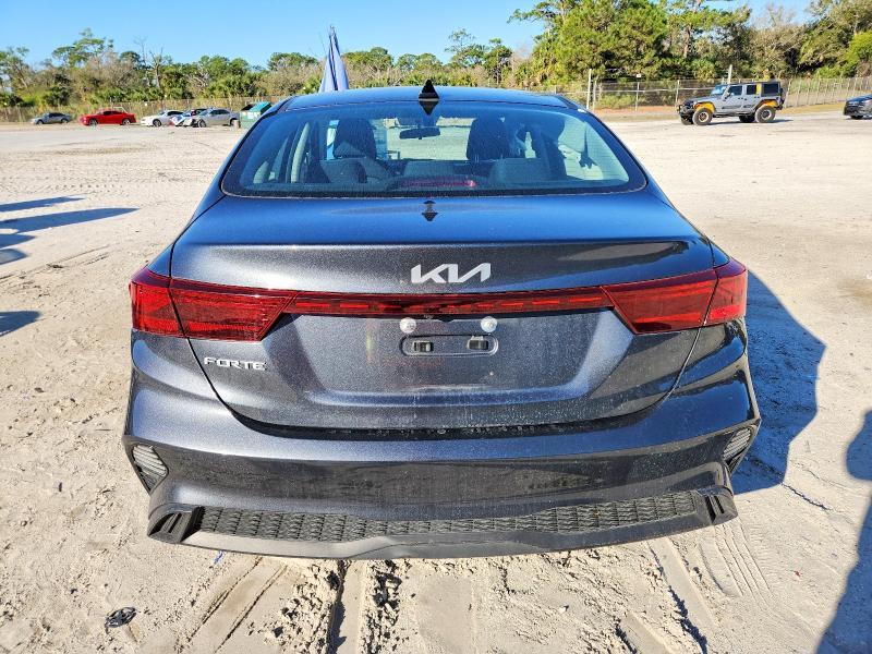 2022 KIA Forte fe