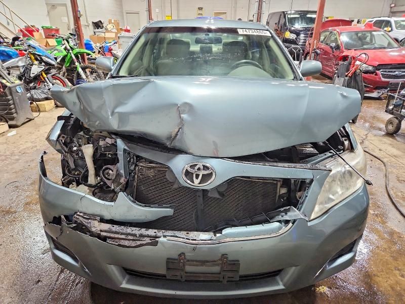 2010 Toyota Camry le