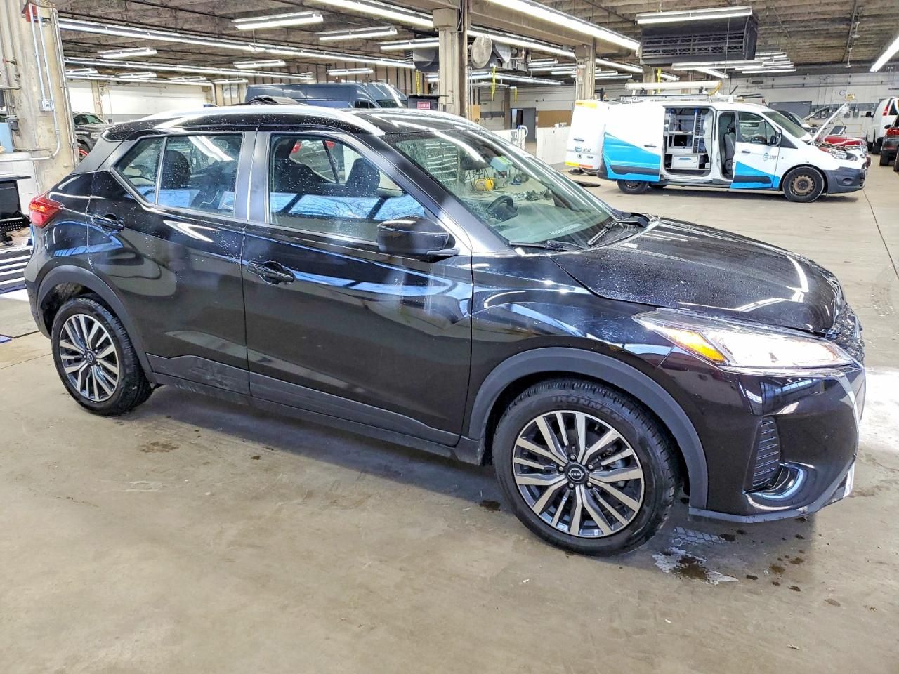 2023 Nissan Kicks sv