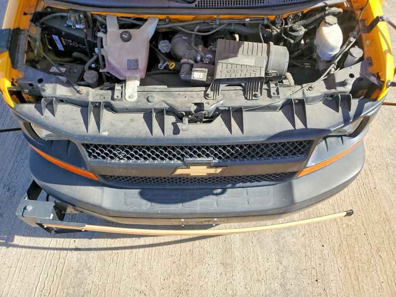 2012 Chevrolet 2012 Collins Bantam G3500-school bus