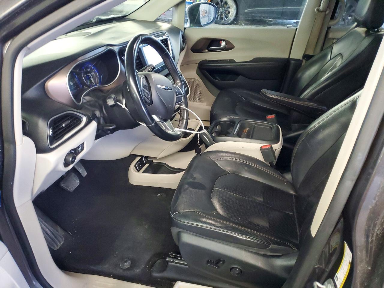 2018 Chrysler Pacifica Touring l