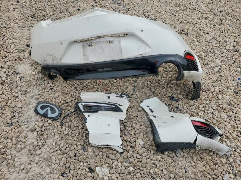 2018 Infiniti Q60 Luxe 300