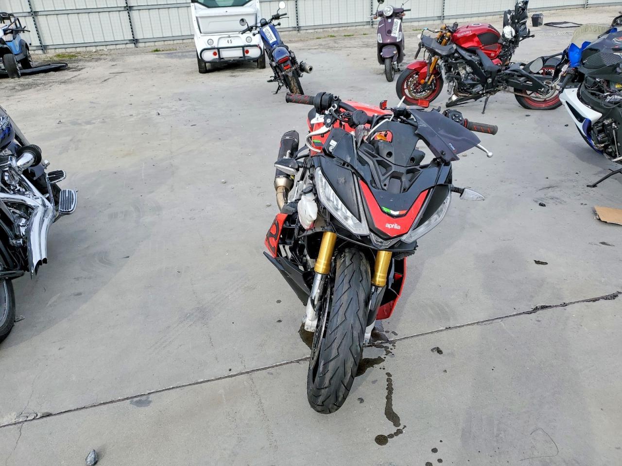 2024 Aprilia Tuono V4 1100