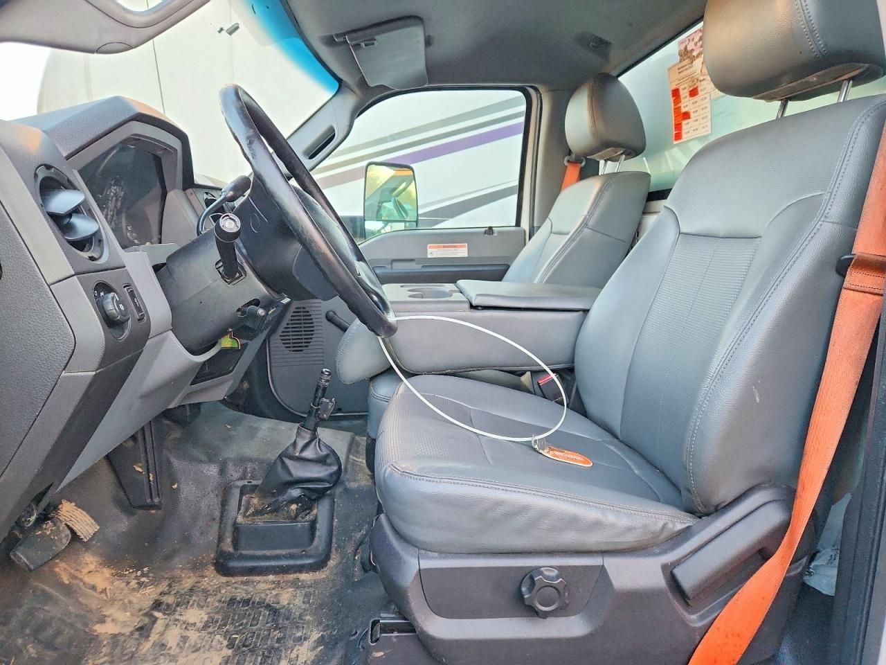 2015 Ford F750 BOX Truck