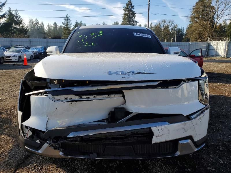 2024 KIA EV9 Light