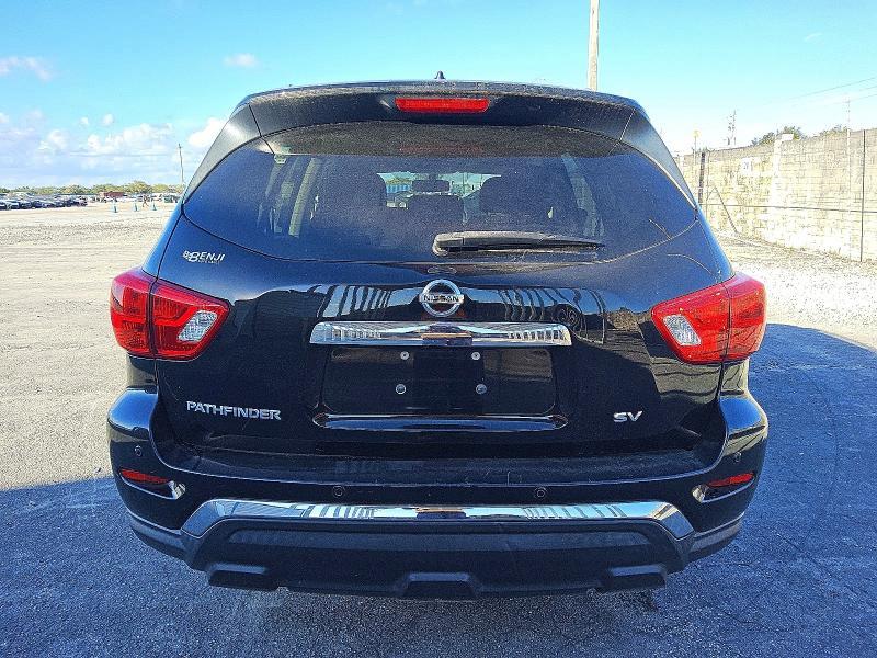 2018 Nissan Pathfinder s