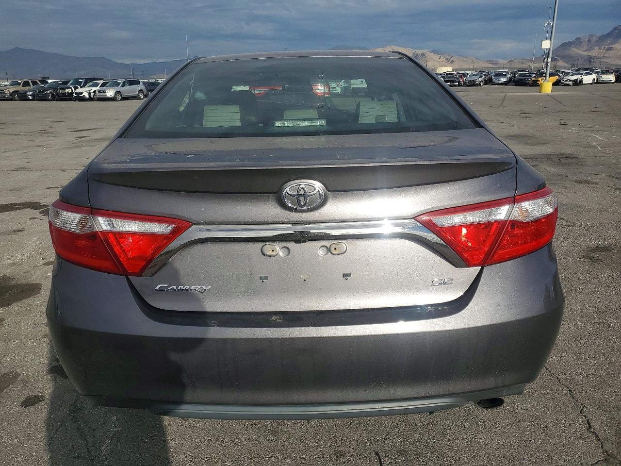 2016 Toyota Camry le