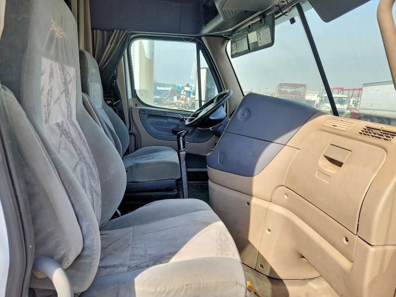 2016 Freightliner Cascadia 125 Semi Truck