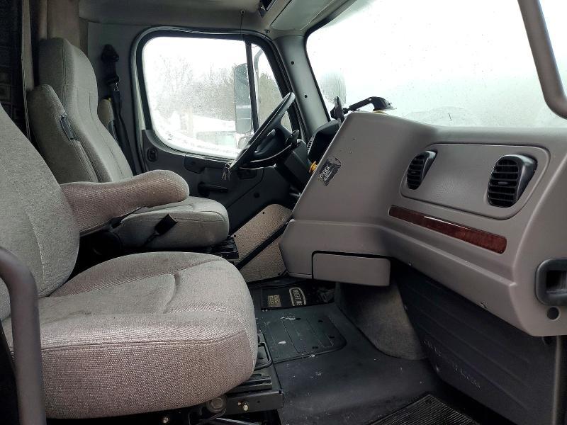 2019 Freightliner Business Class M2 box Truck