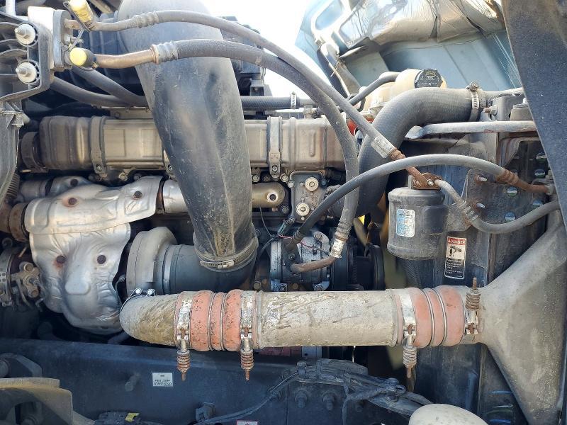 2019 Freightliner Cascadia 126 Semi Truck