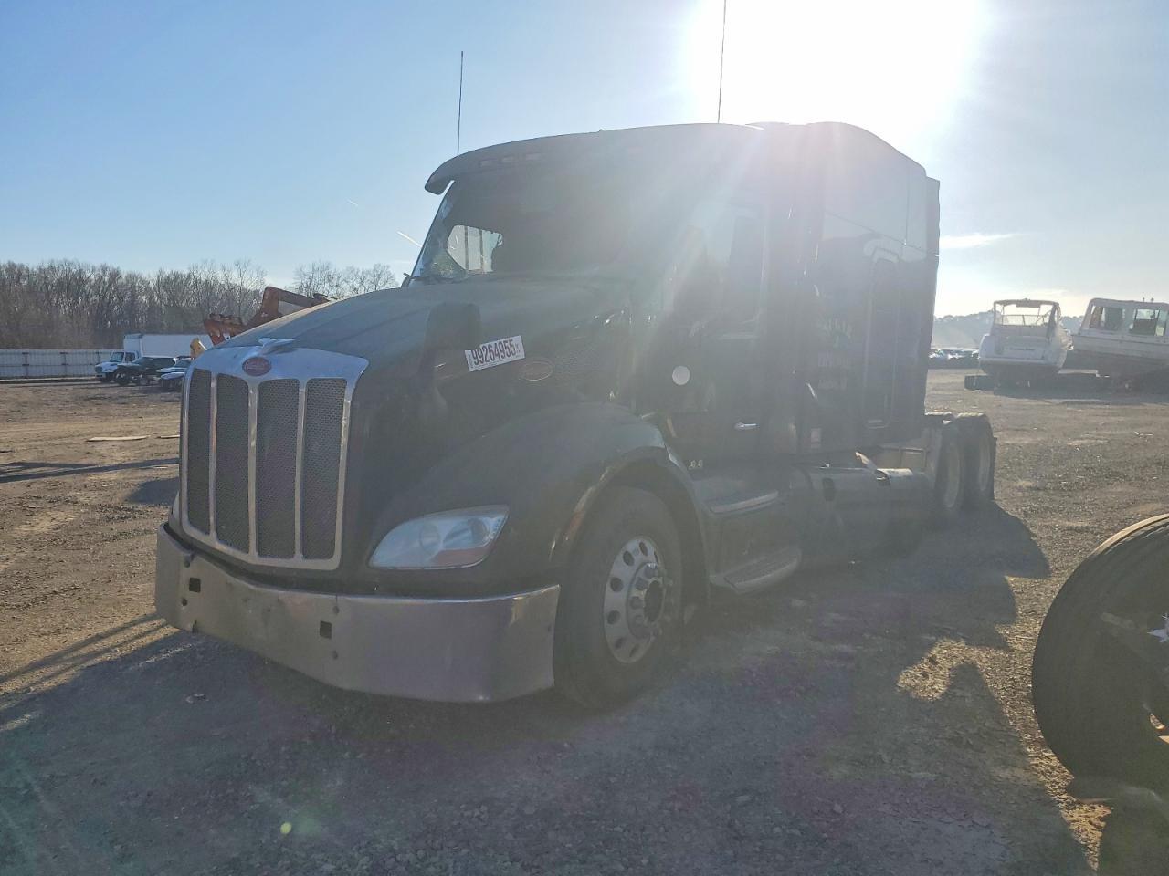 2016 Peterbilt Tractor 579-Feed Delivery Truck