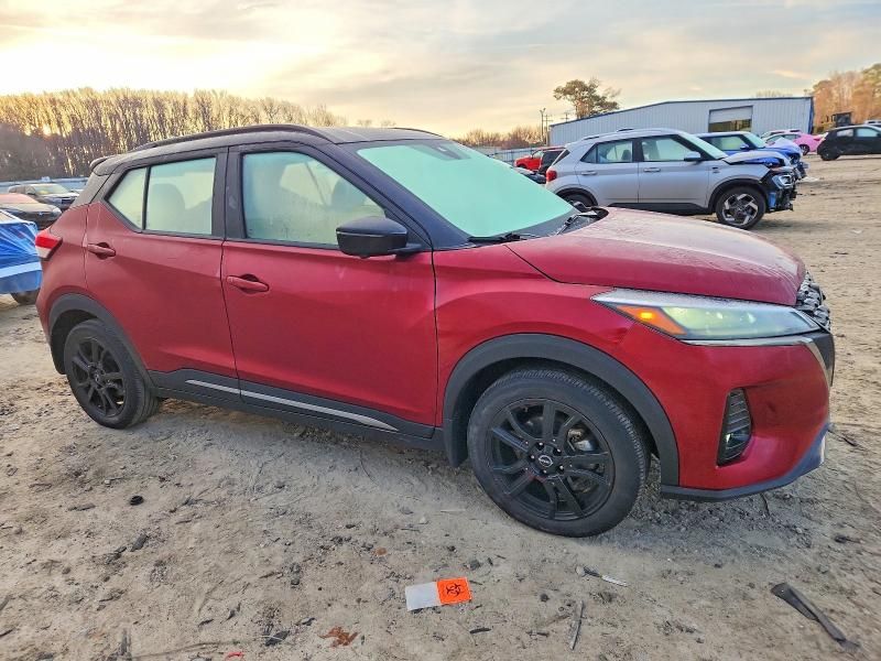 2023 Nissan Kicks sr
