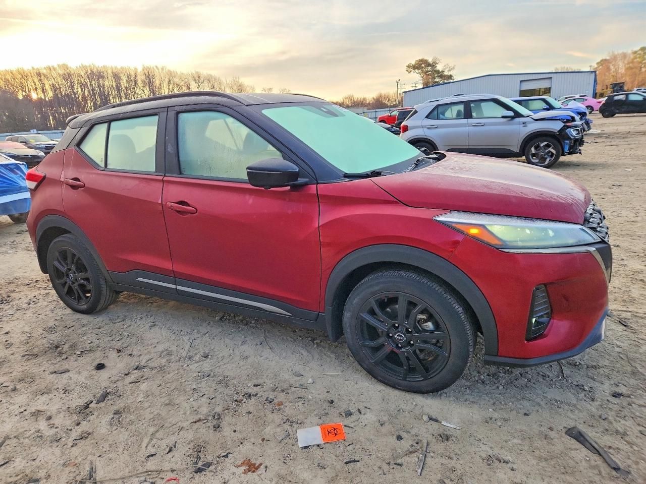 2023 Nissan Kicks sr