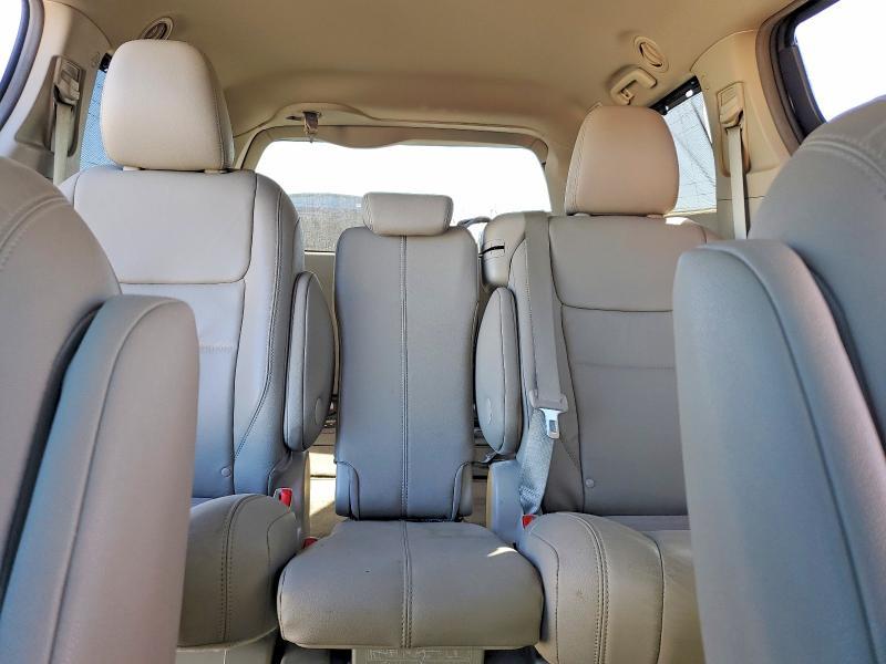 2016 Toyota Sienna xle 8-passenger
