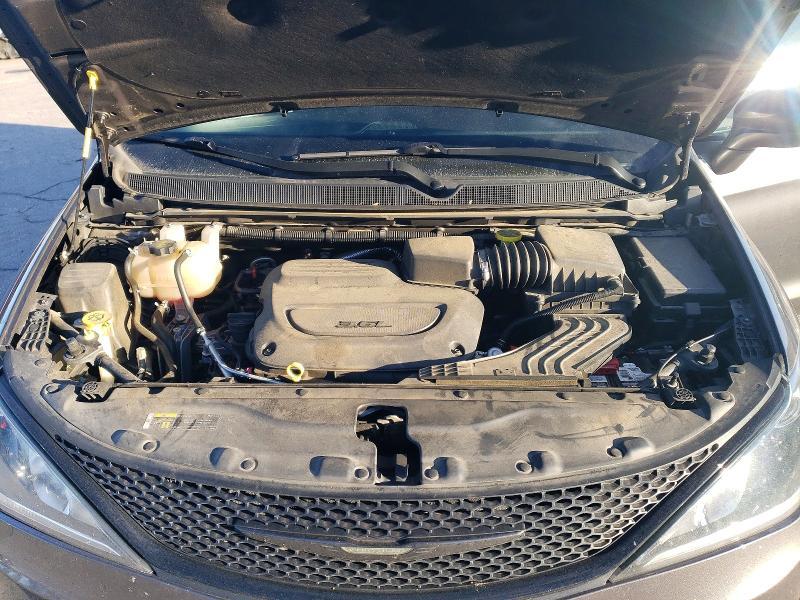 2020 Chrysler Pacifica Touring l