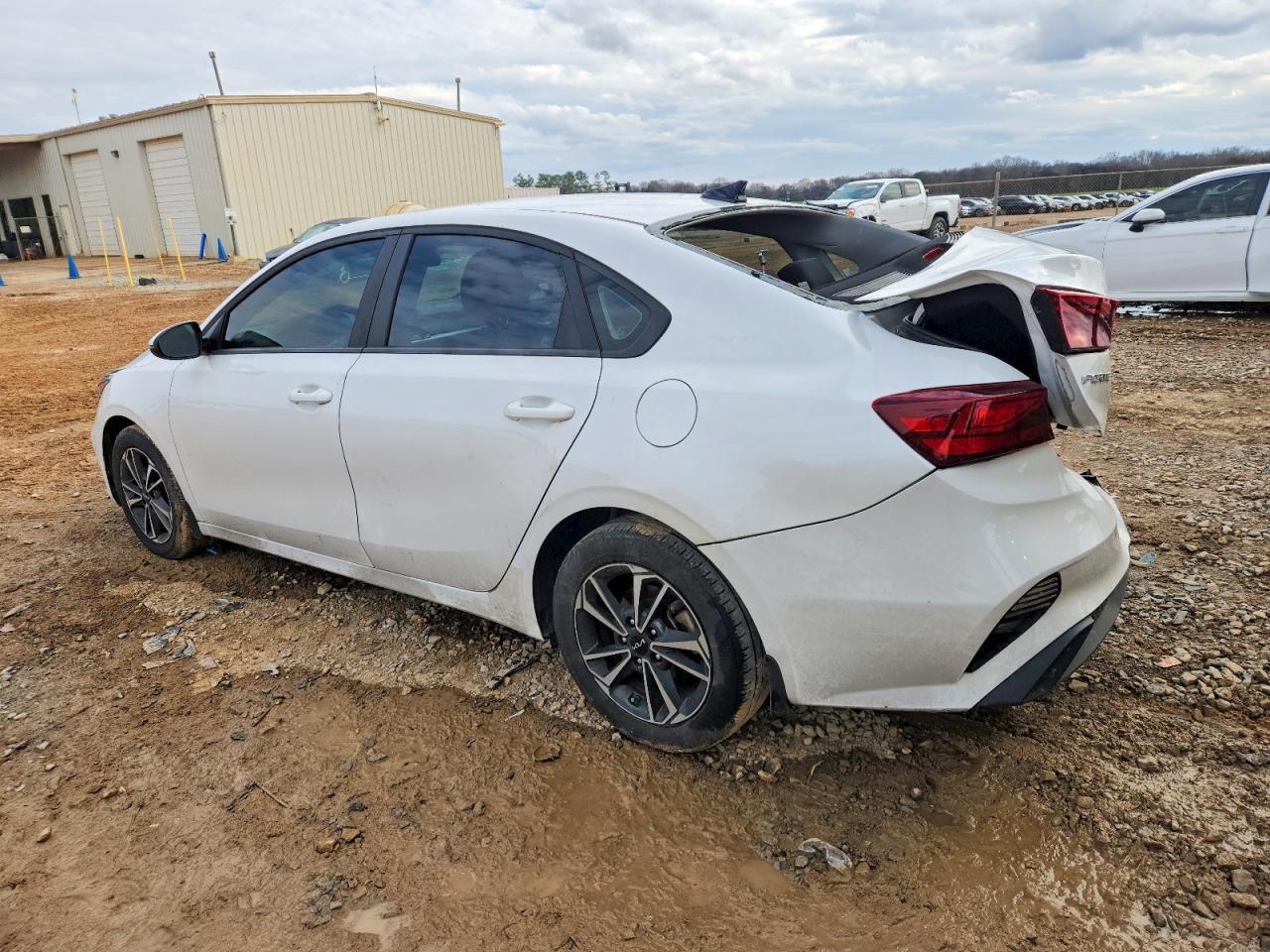 2024 KIA Forte lx