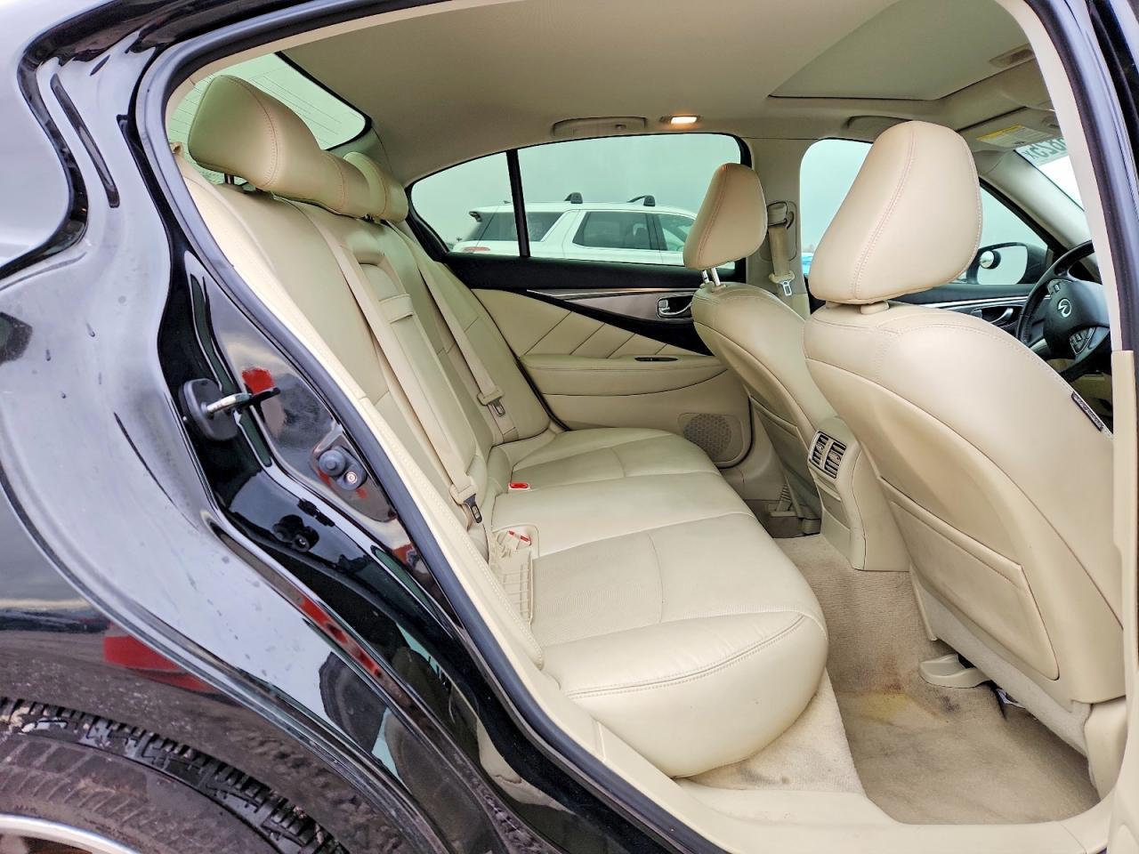 2015 Infiniti Q50 Base
