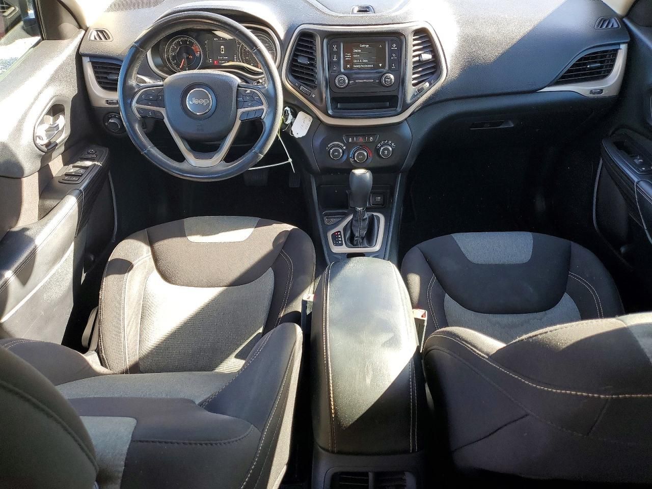 2016 Jeep Cherokee Sport