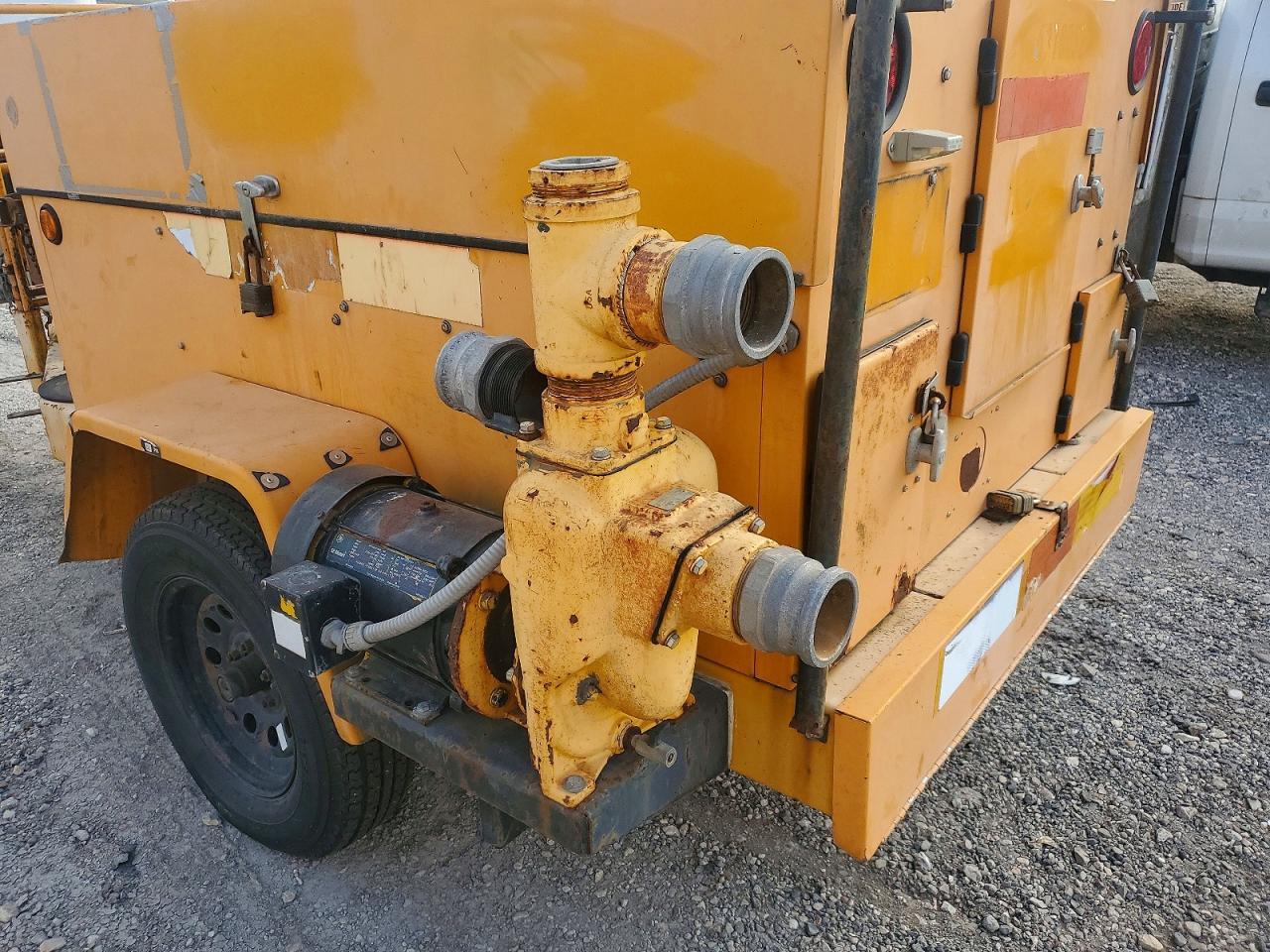 2001 Fenx 2001 Manhole Support Trailer