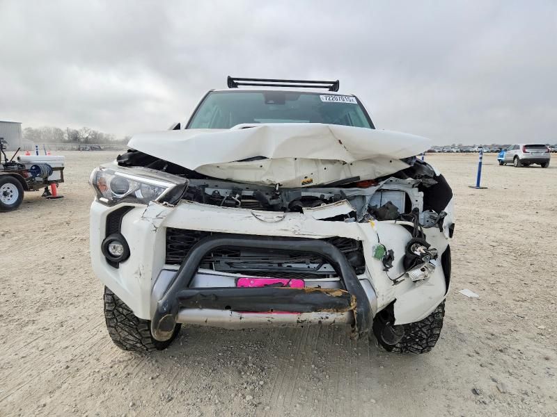 2023 Toyota 4runner se