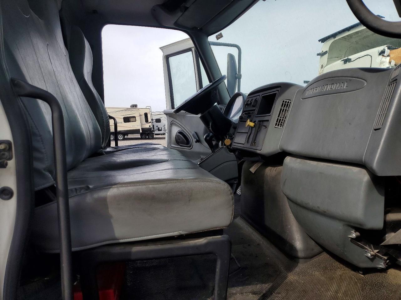 2007 International 4300 BOX Truck