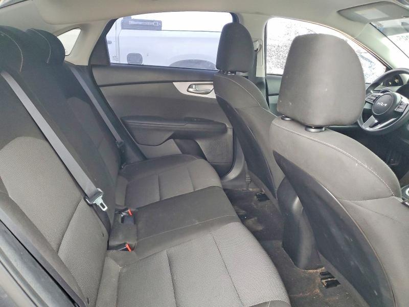2024 KIA Forte lx