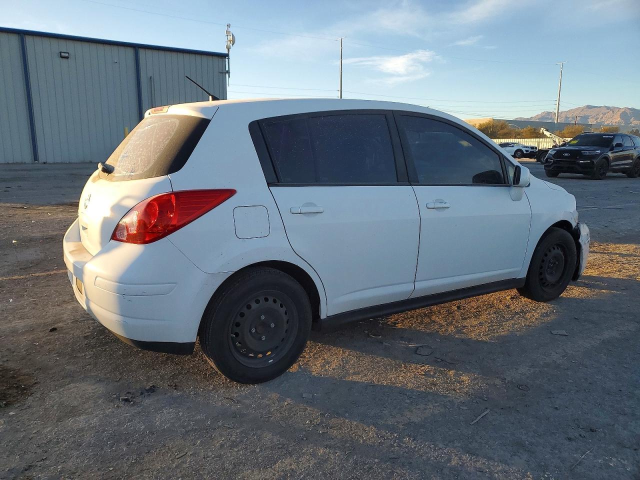 2011 Nissan Versa s