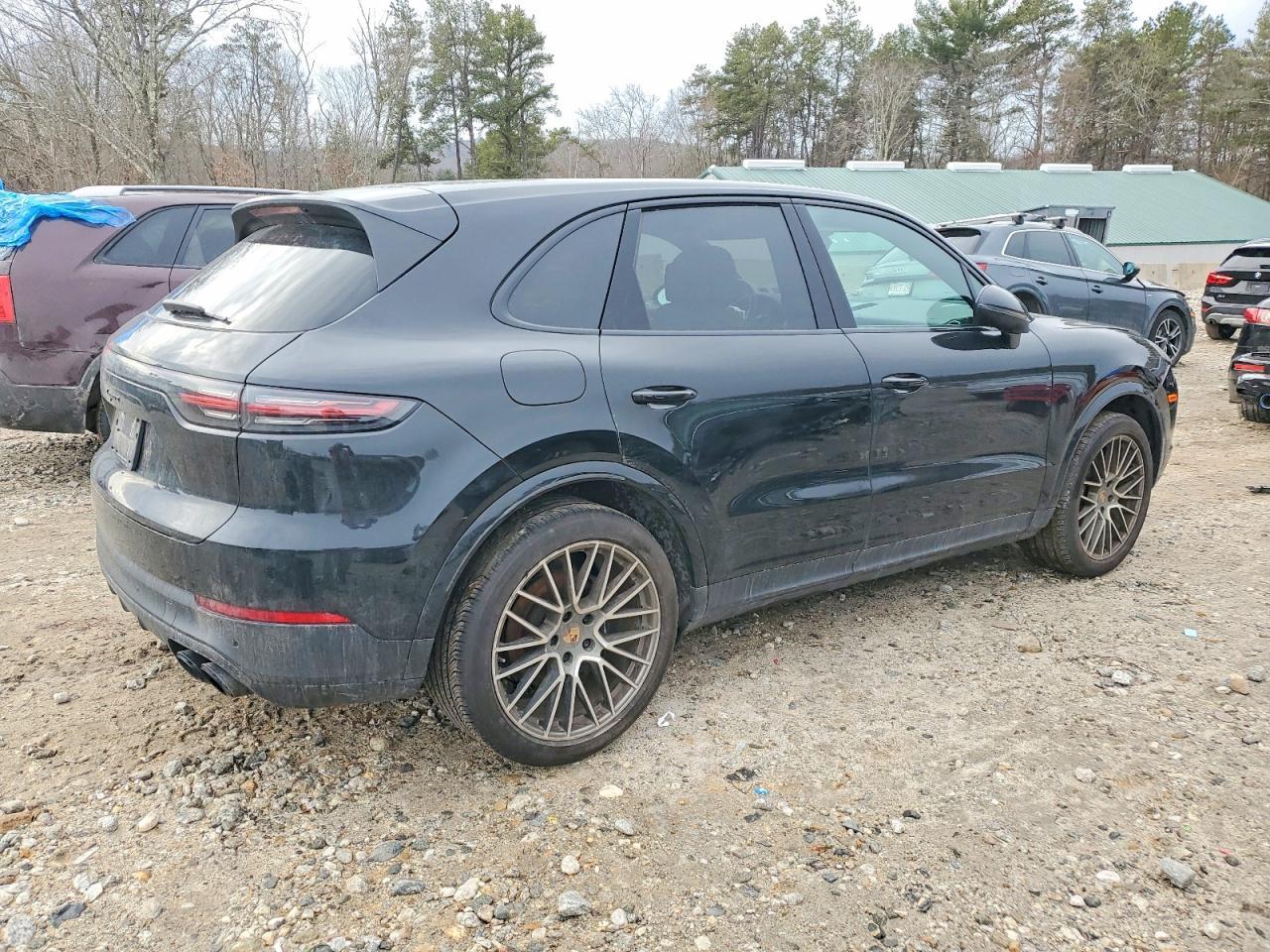 2023 Porsche Cayenne Base