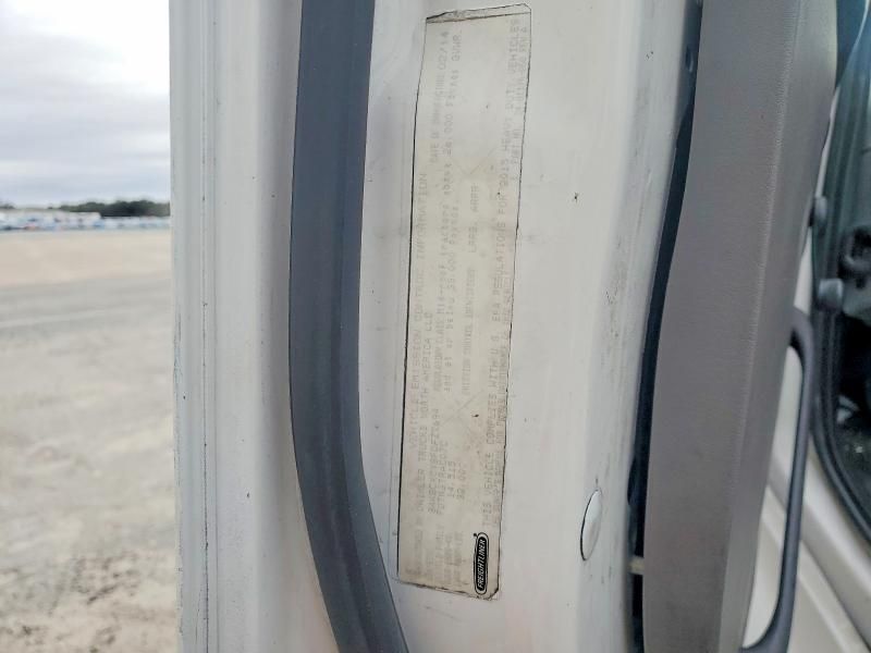 2015 Freightliner Business Class M2 Delivery Truck