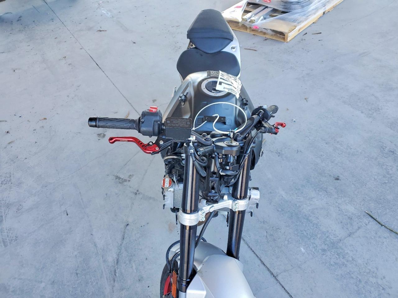 2024 Suzuki GSX800 F