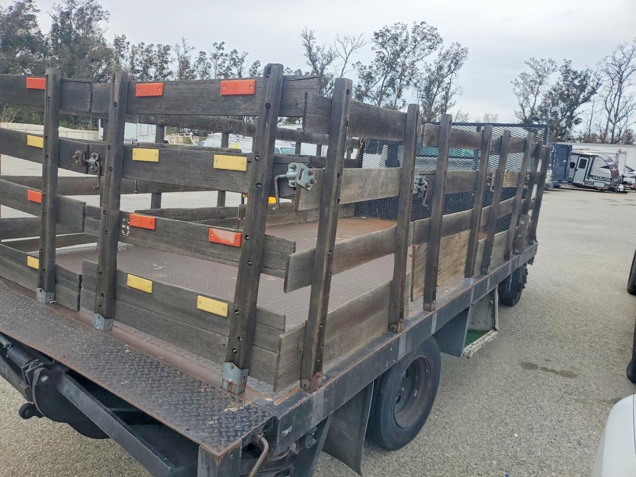 2000 Mitsubishi Fuso Truck OF America INC FH 211