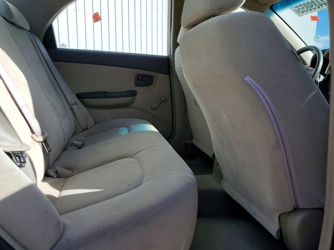 2005 KIA Spectra lx