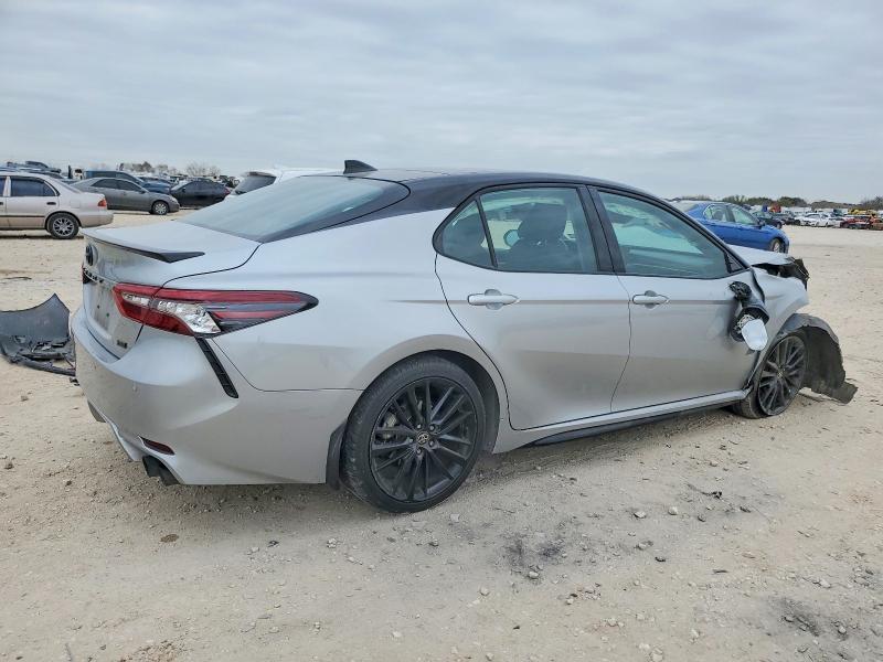 2022 Toyota Camry xse V6