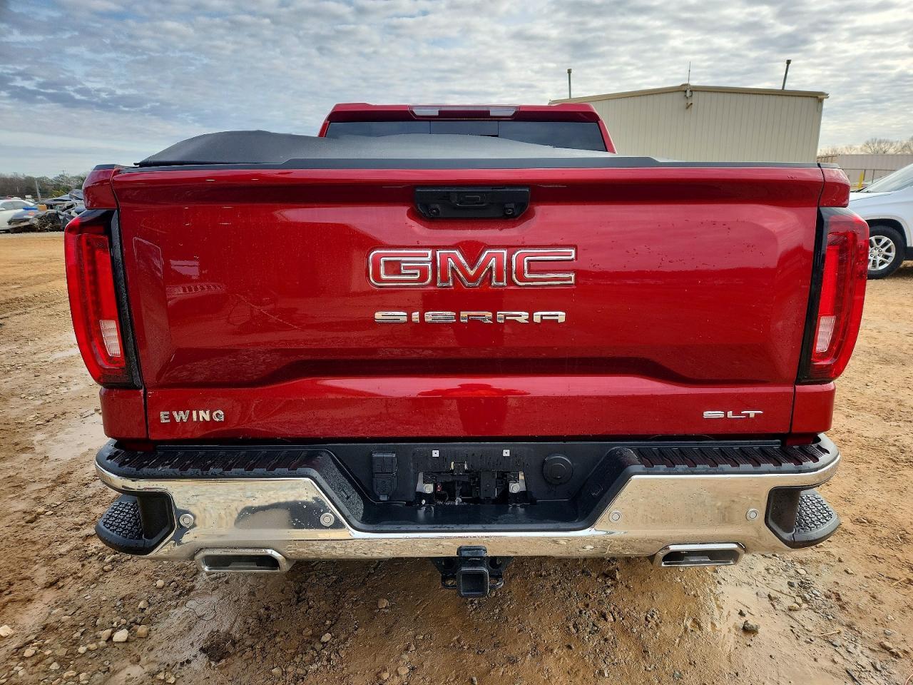 2024 GMC Sierra K1500 SLT