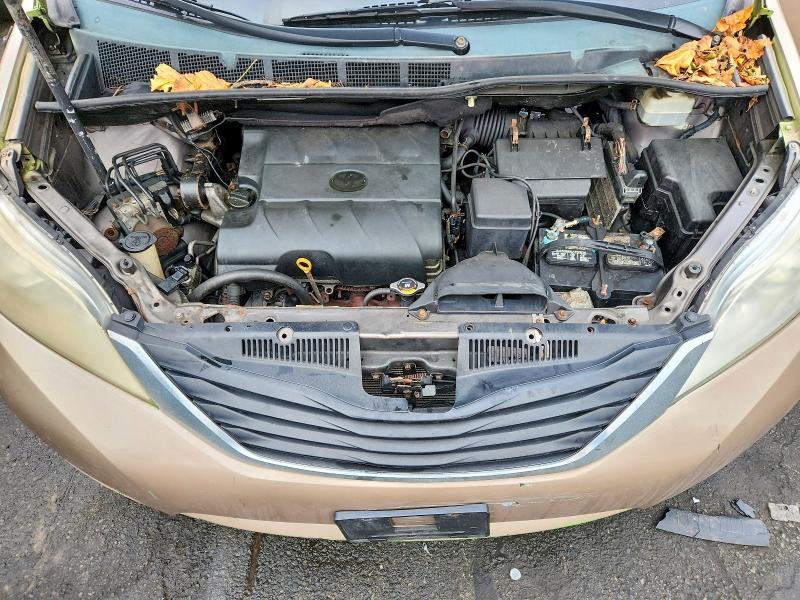 2014 Toyota Sienna le