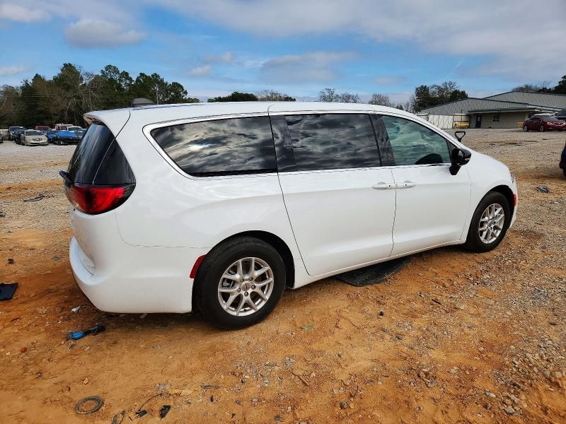 2025 Chrysler Voyager lx