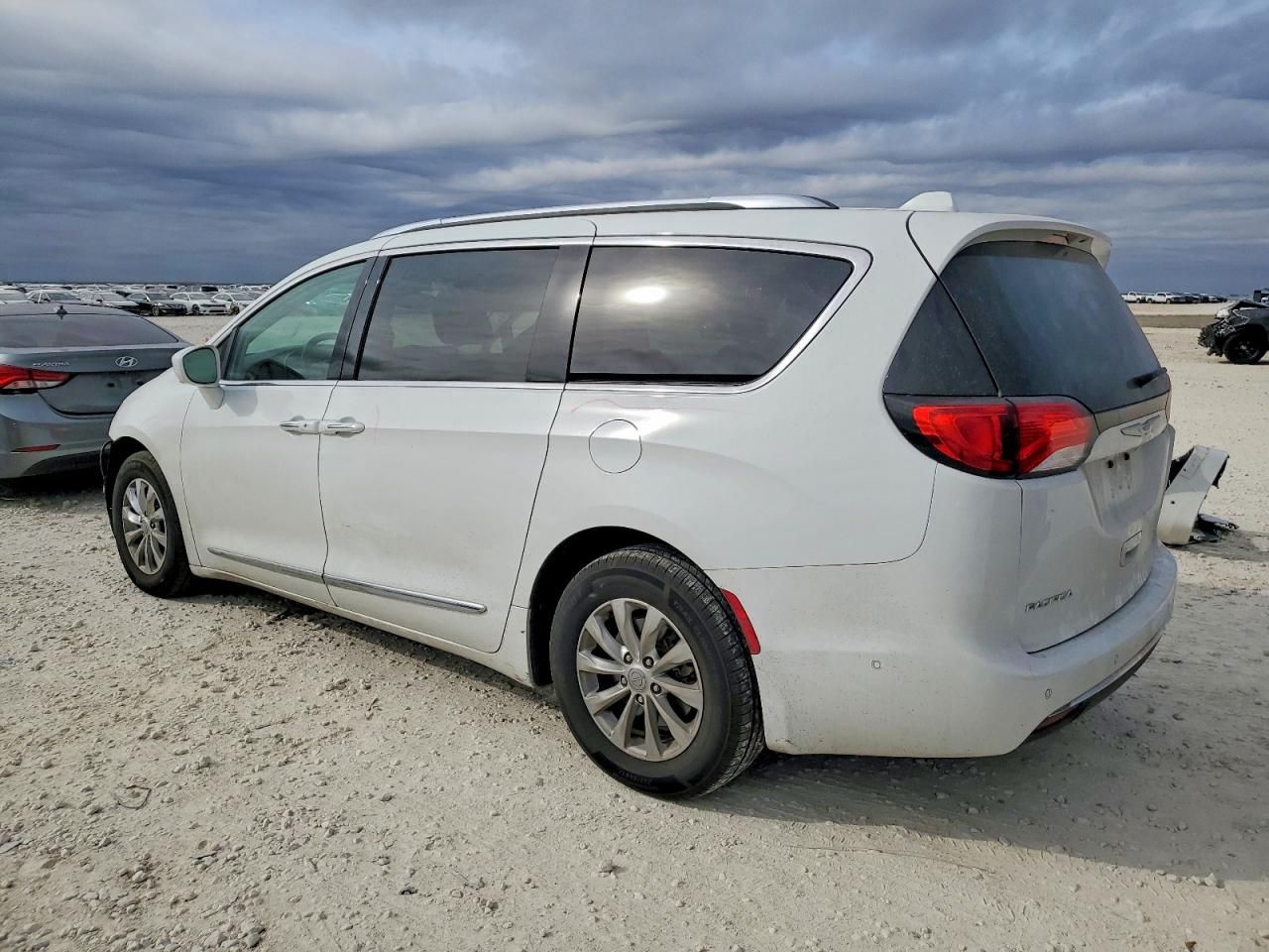 2018 Chrysler Pacifica Touring l
