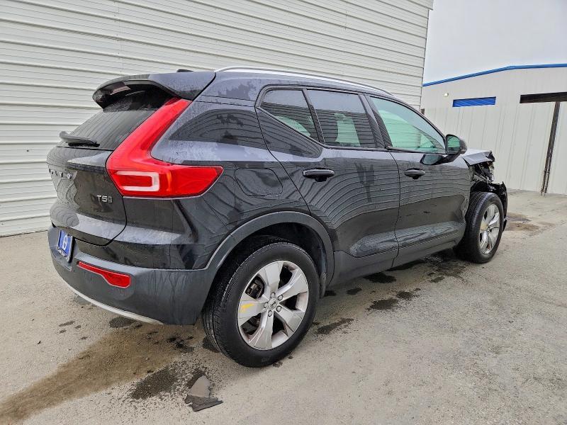 2021 Volvo Xc40 T5 Momentum