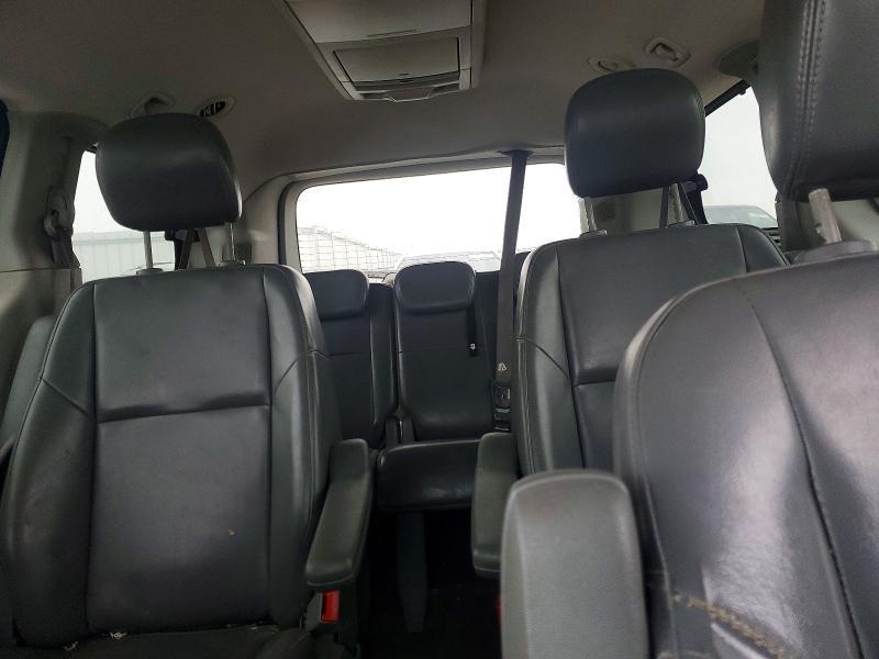 2010 Volkswagen Routan se