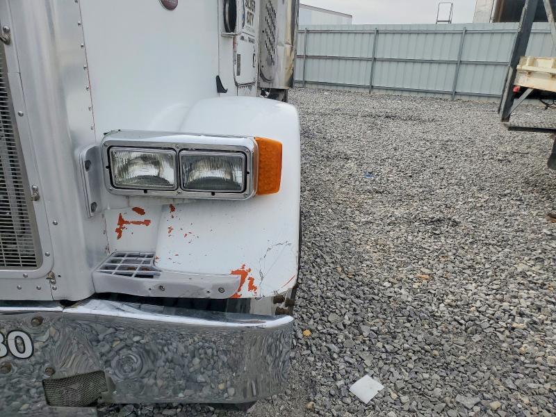 2004 Peterbilt 378 Semi Truck