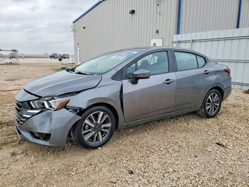 2023 Nissan Versa sv