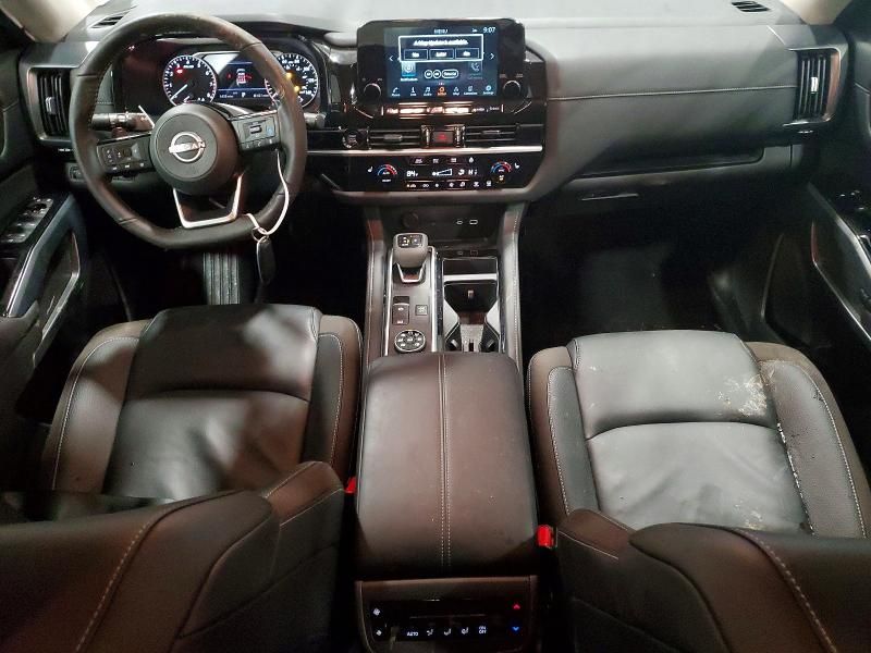 2025 Nissan Pathfinder sl