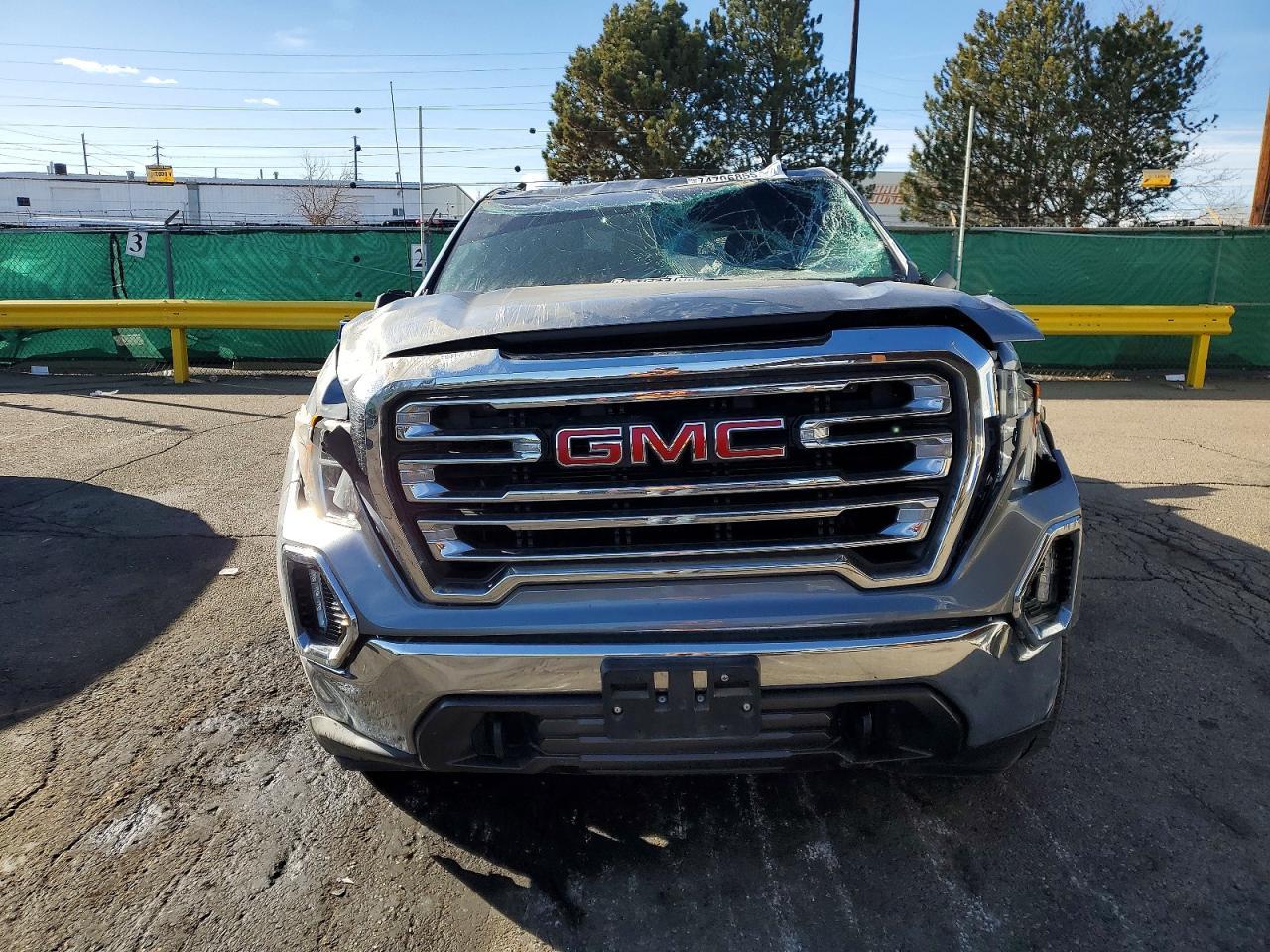 2019 GMC Sierra K1500 slt