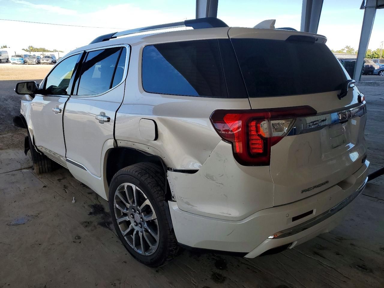 2023 GMC Acadia Denali