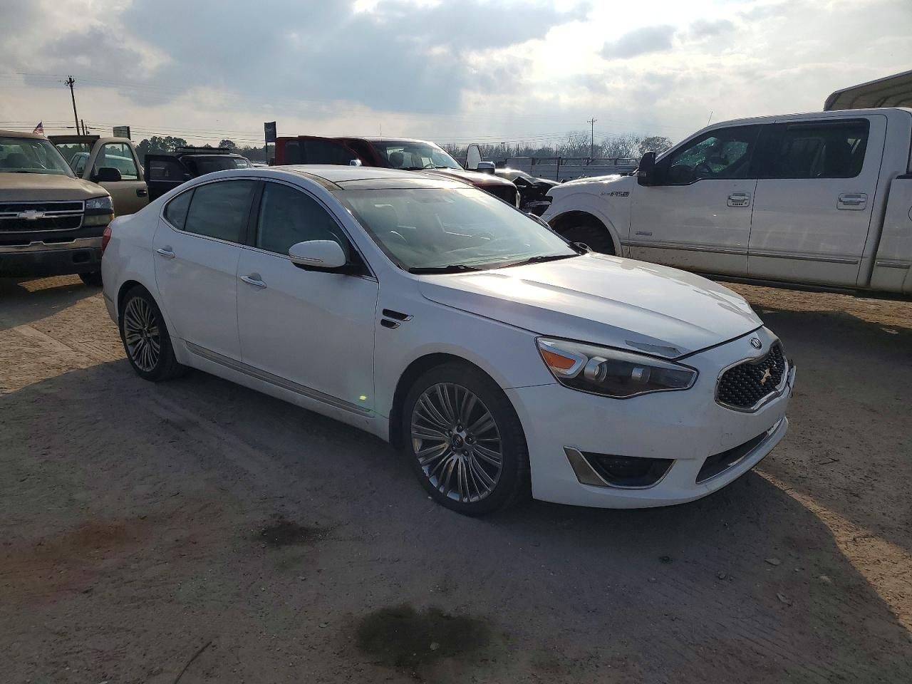 2016 KIA Cadenza Luxury
