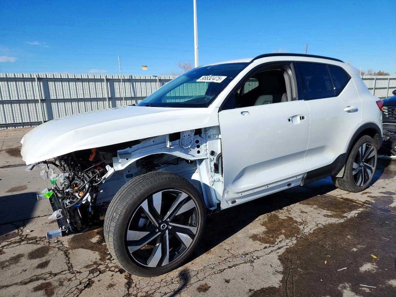 2023 Volvo Xc40 Plus