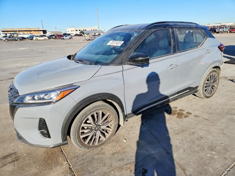 2023 Nissan Kicks sr